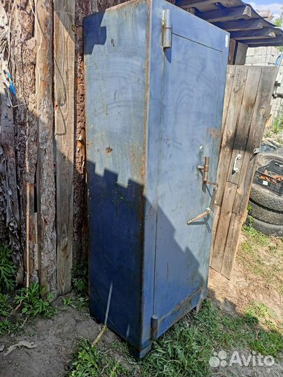 Сейф большой