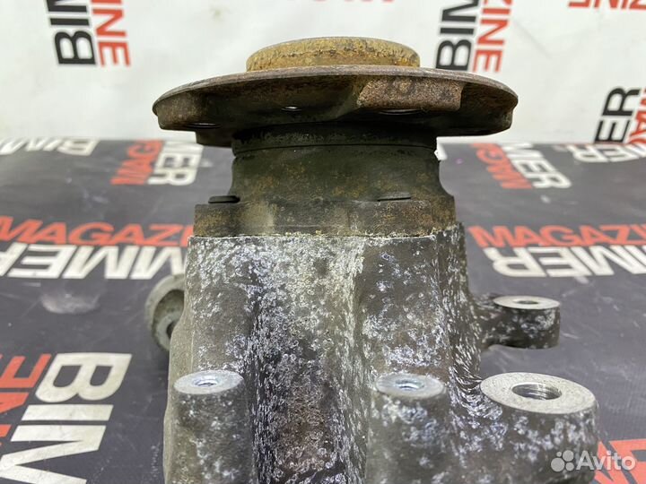 Кулак передний правый BMW F34