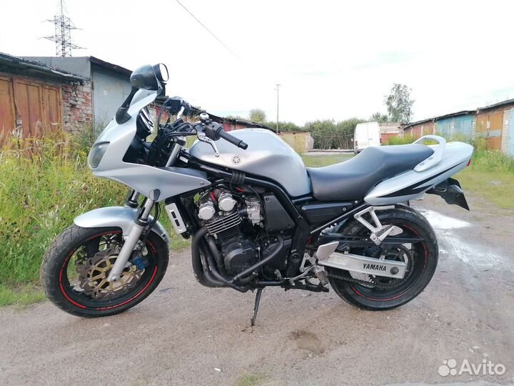Yamaha FZS 600
