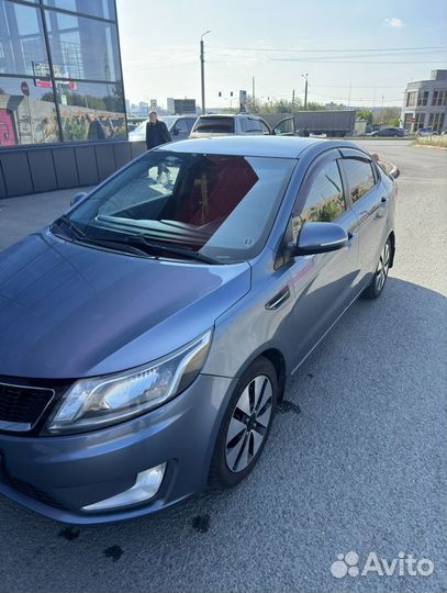 Kia Rio 1.6 AT, 2011, битый, 271 600 км