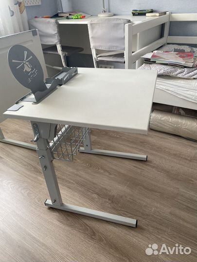 Школьная парта