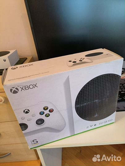 Xbox series S 512Gb (практически новая) с коробкой