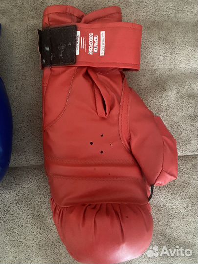 Боксерские перчатки