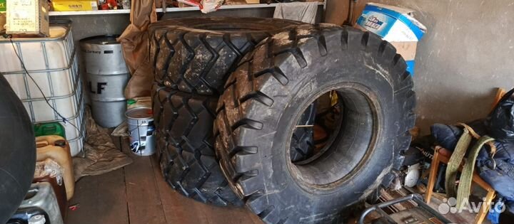 Покрышки на фронтальный погрузчик