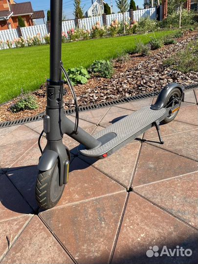 Электросамокат Mi Electric Scooter Essential