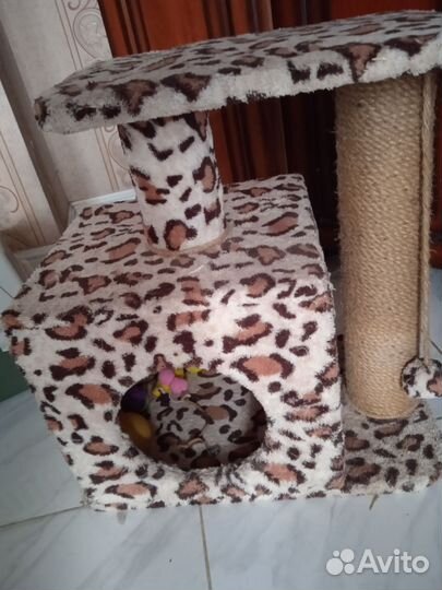 Домик для кошки с когтеточкой