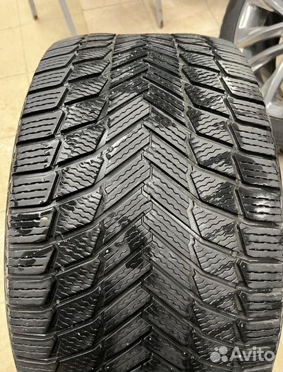 Michelin Agilis X-Ice North 265/45 R20 и 295/40 R20