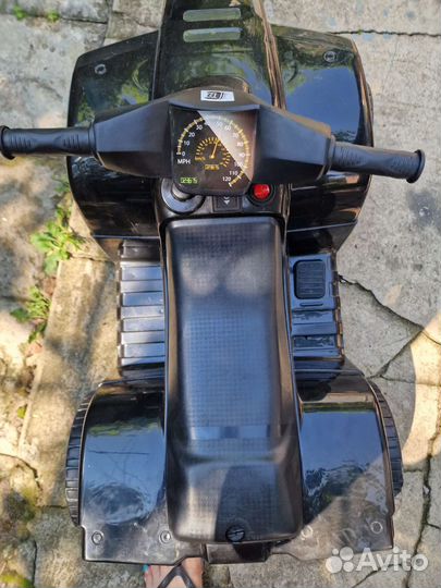 Детский квадроцикл на аккумуляторе