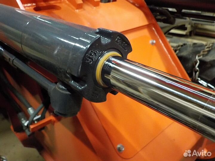 Фронтальный погрузчик KUBOTA R400, 2021