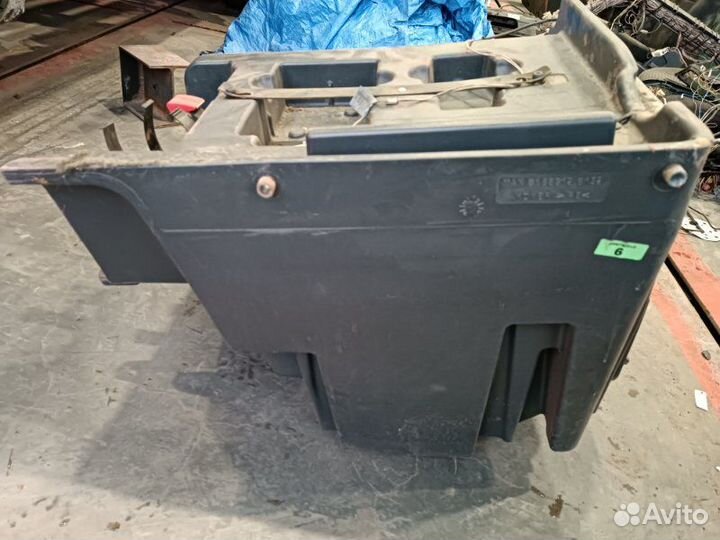 Ящик инструментальный правый Man Tga