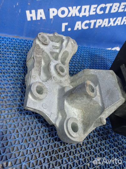 Подушка двигателя Nissan X-Trail T31 внедорожник