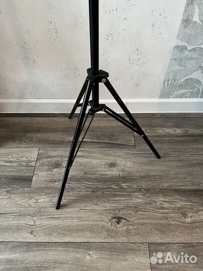 Кольцевая лампа 36 см со штативом