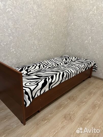 Кровать полуторка