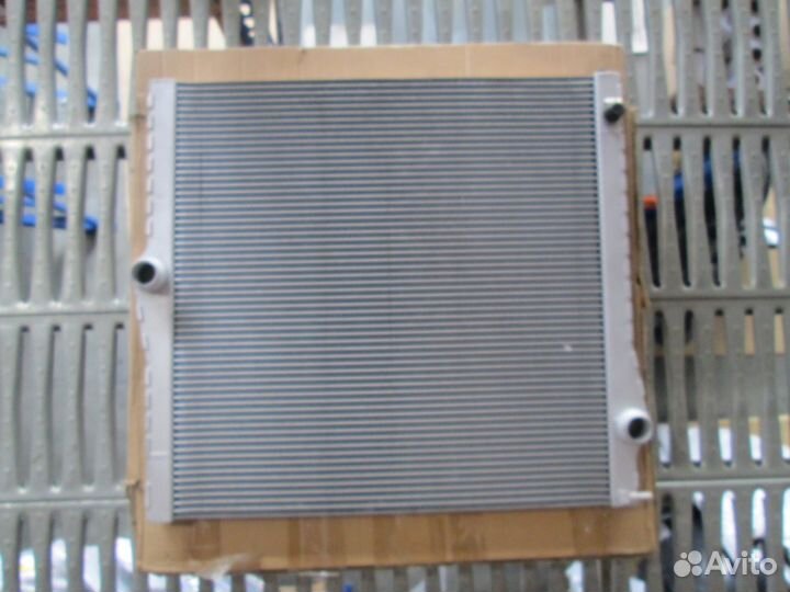 Радиатор охлаждения BMW X5 (E70) 07-13