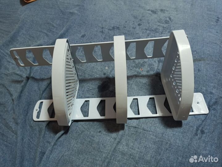 Полка в ванную угловая