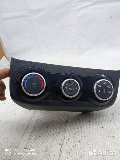 Блок управления климат-контролем Kia Rio 3