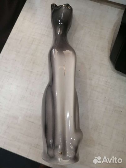 Статуэтка кошка