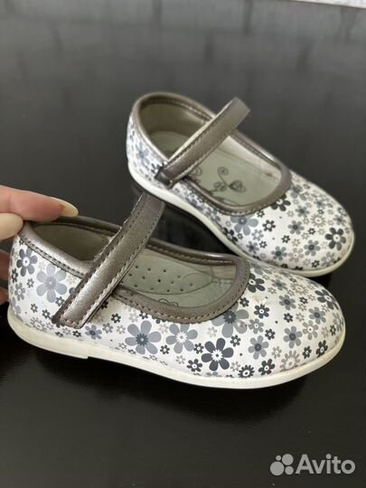 Обувь на девочку 24