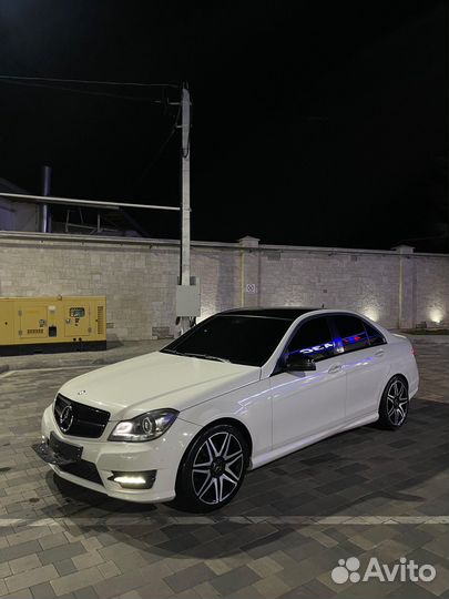 Mercedes-Benz C-класс 1.8 AT, 2011, 290 000 км