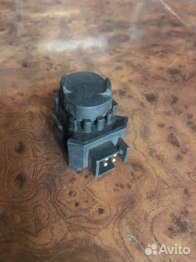 Кнопка кикдаун Mercedes W124/W140/W210