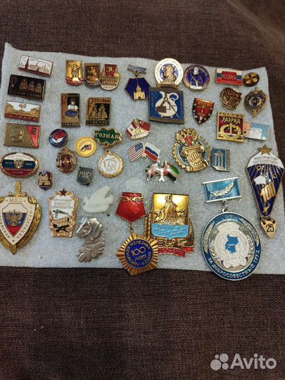 Значки разные тяж. мет