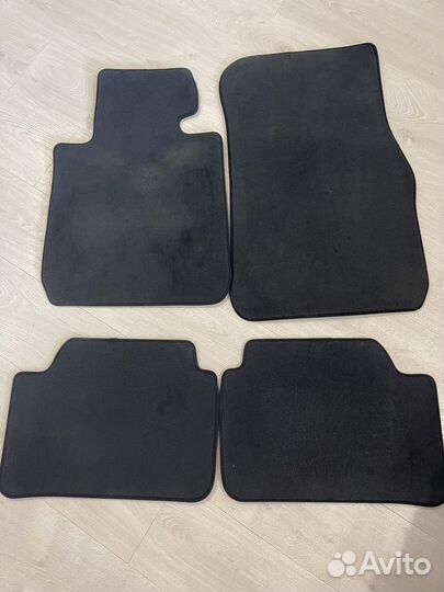 Автомобильные коврики текстильные