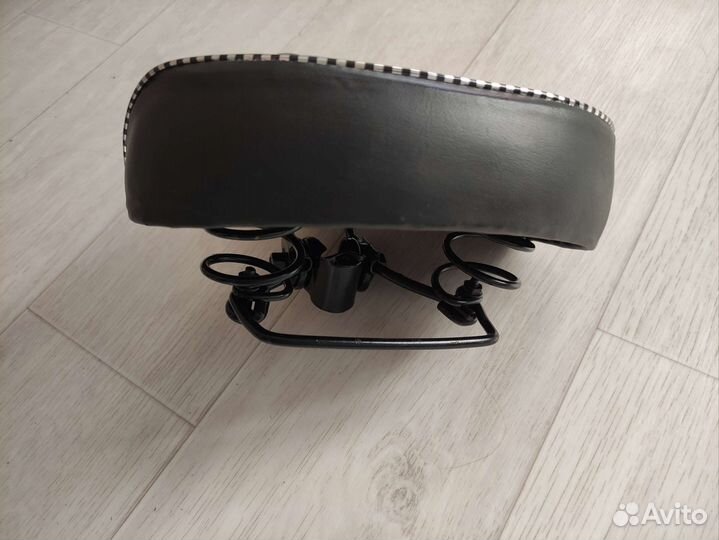 Седло для велосипеда (сиденье)