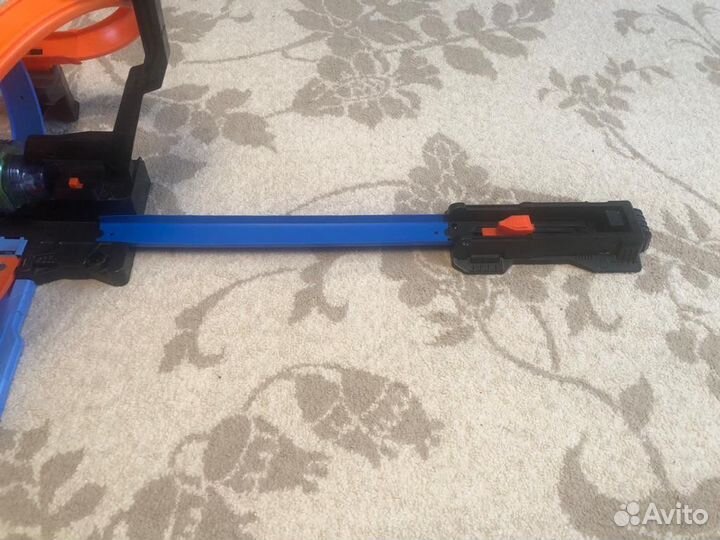 Игровой набор Hot Wheels Винтовое Столкновение FTB