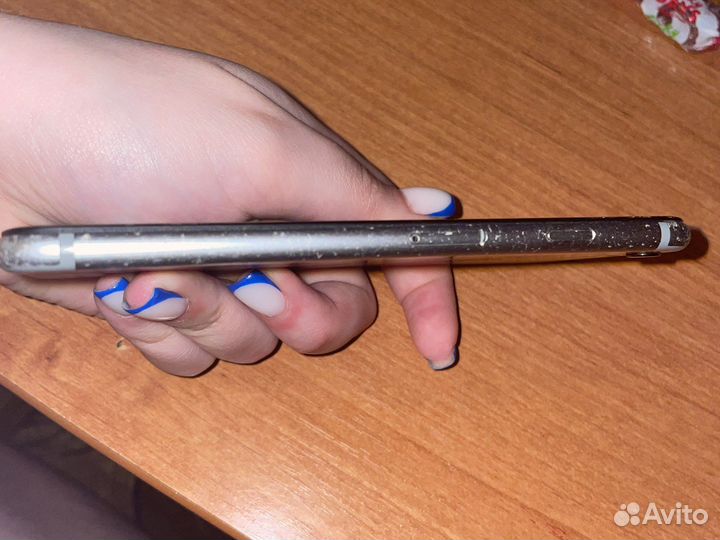 Телефон iPhone 6s