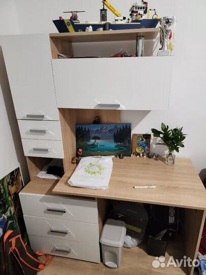 Компьютерный стол с ящиками