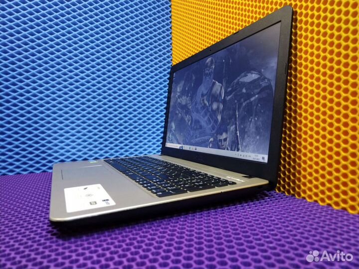 Игровой ноутбук Asus 4ядра/2аидеокарты/4gb