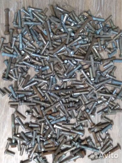 Болты стальные