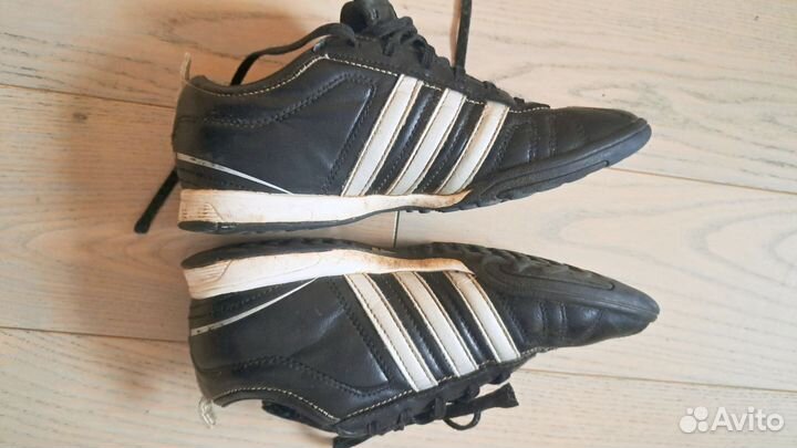 Бутсы сороконожки Adidas 36