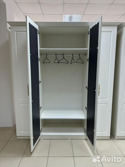 Шкаф распашной