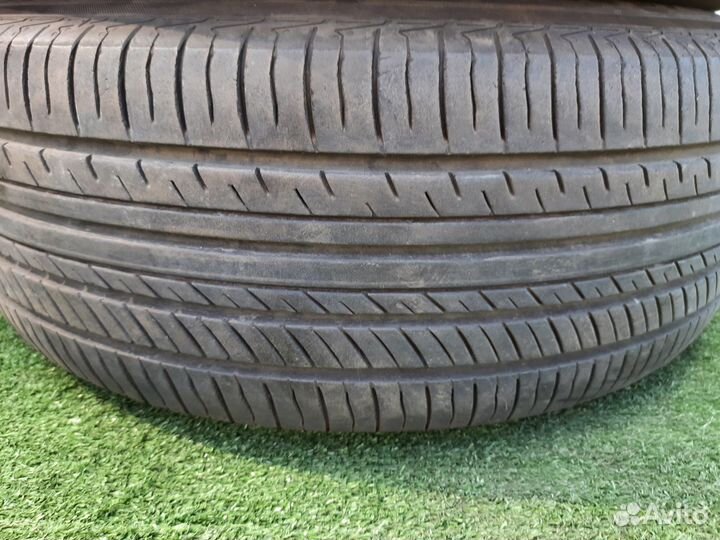 Yokohama 104ZR 215/60 R16 95V