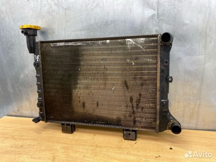 Радиатор охлаждения Лада 2107 21067 2007