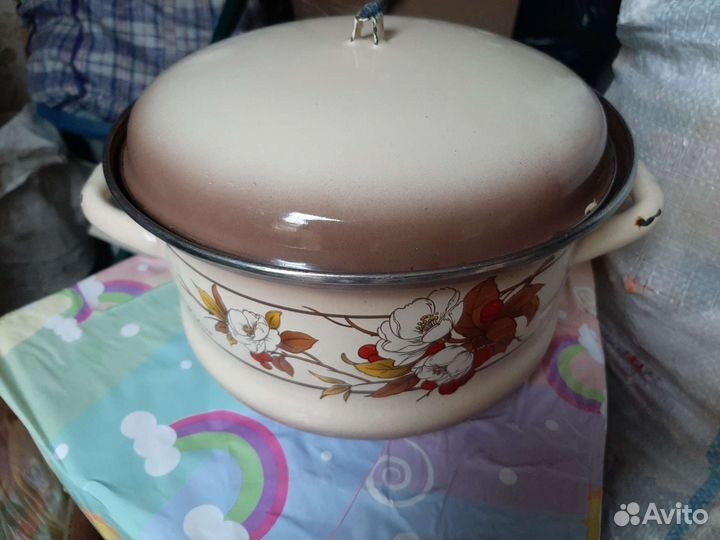 Кастрюля эмалированная