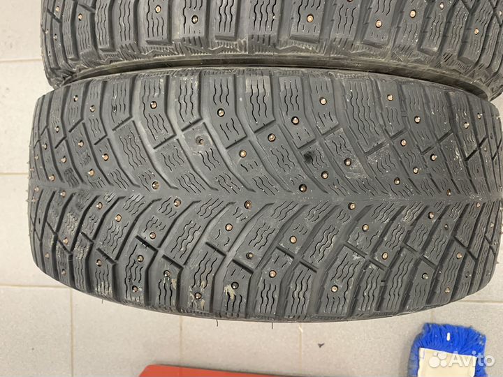 Michelin X-Ice North 4 235/45 R18