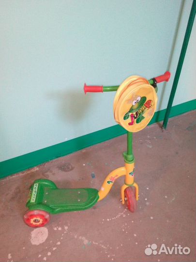 Самокат трехколесный