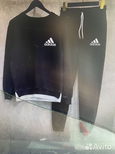 Спортивный костюм женский