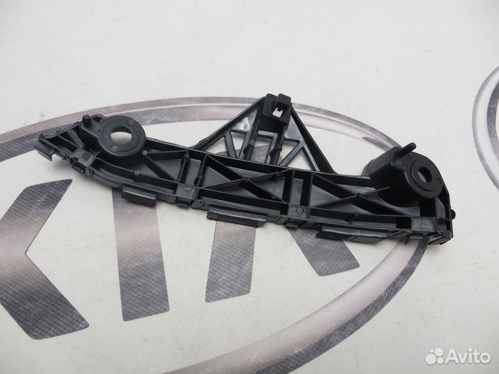 Кронштейн переднего бампера правый Mazda 3 BL