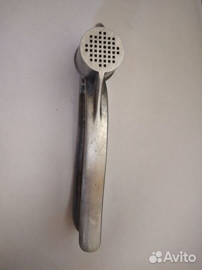 Держатель для сковородок,чесночница,фрекадельница