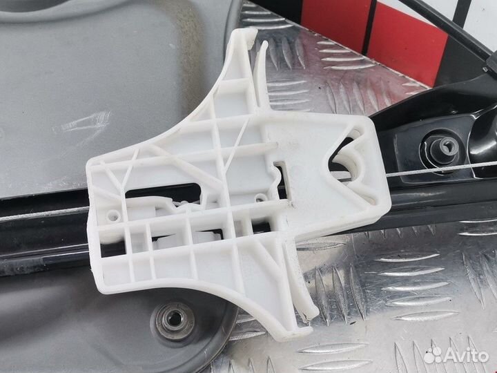 Стеклоподъемник для Skoda Fabia 2 (5J)