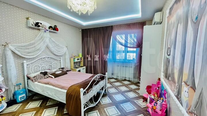 3-к. квартира, 100 м², 3/16 эт.