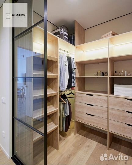 Современный шкаф купе