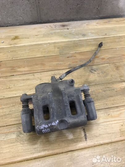 Суппорт передний правый Hyundai Terracan