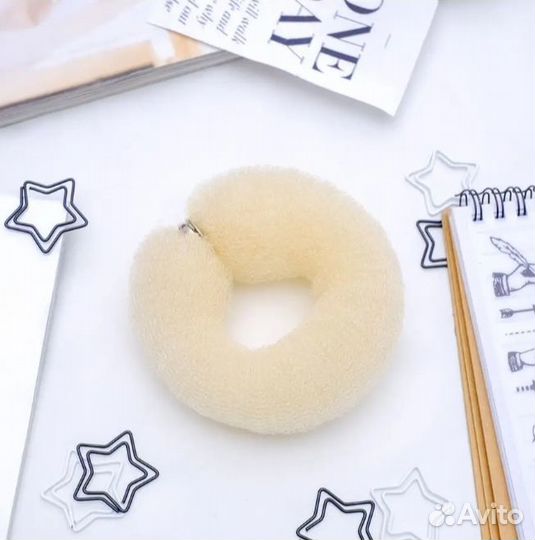 Валик для волос с кнопкой бежевый 601355