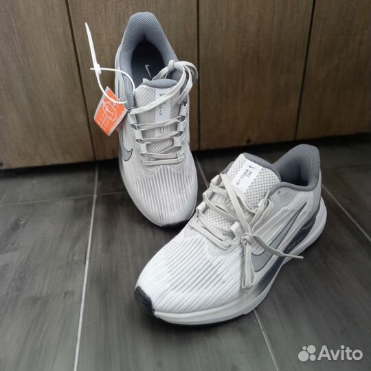 Кроссовки летние nike