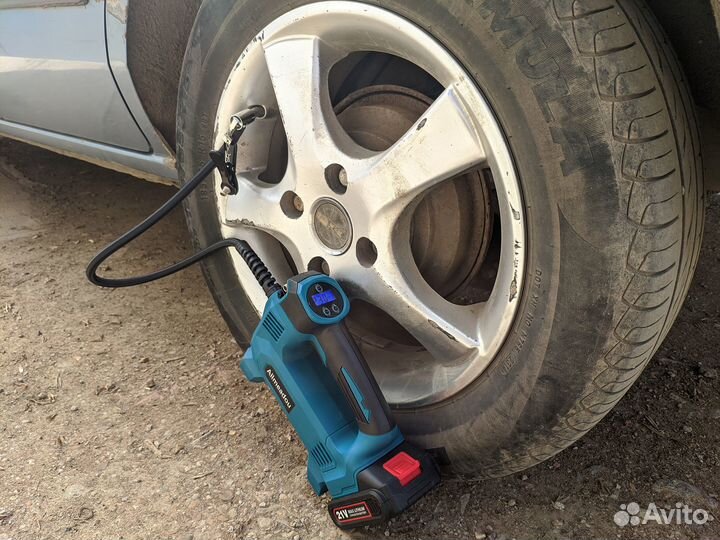 Компрессор автомобильный аккумуляторный