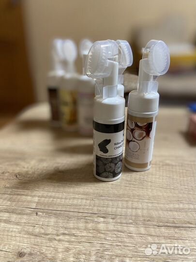 Пенка для умывания с щеточкой